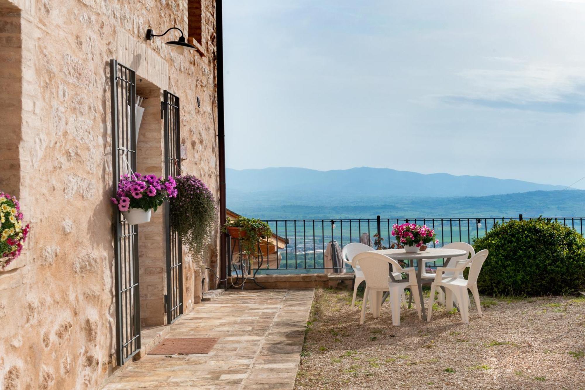 Le Terrazze Di Cancellara Foligno Exterior photo